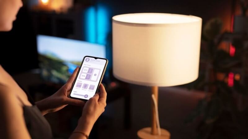 Wireless Lighting Controls with Smart Grid Integration